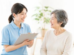 状態を評価して記録するスタッフ